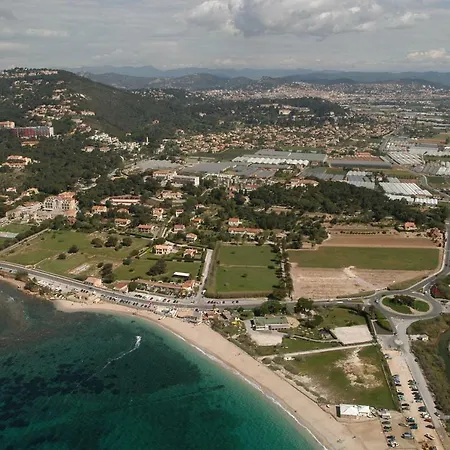 L'oustau De Hyeres-vue Sur Les Iles Hyères